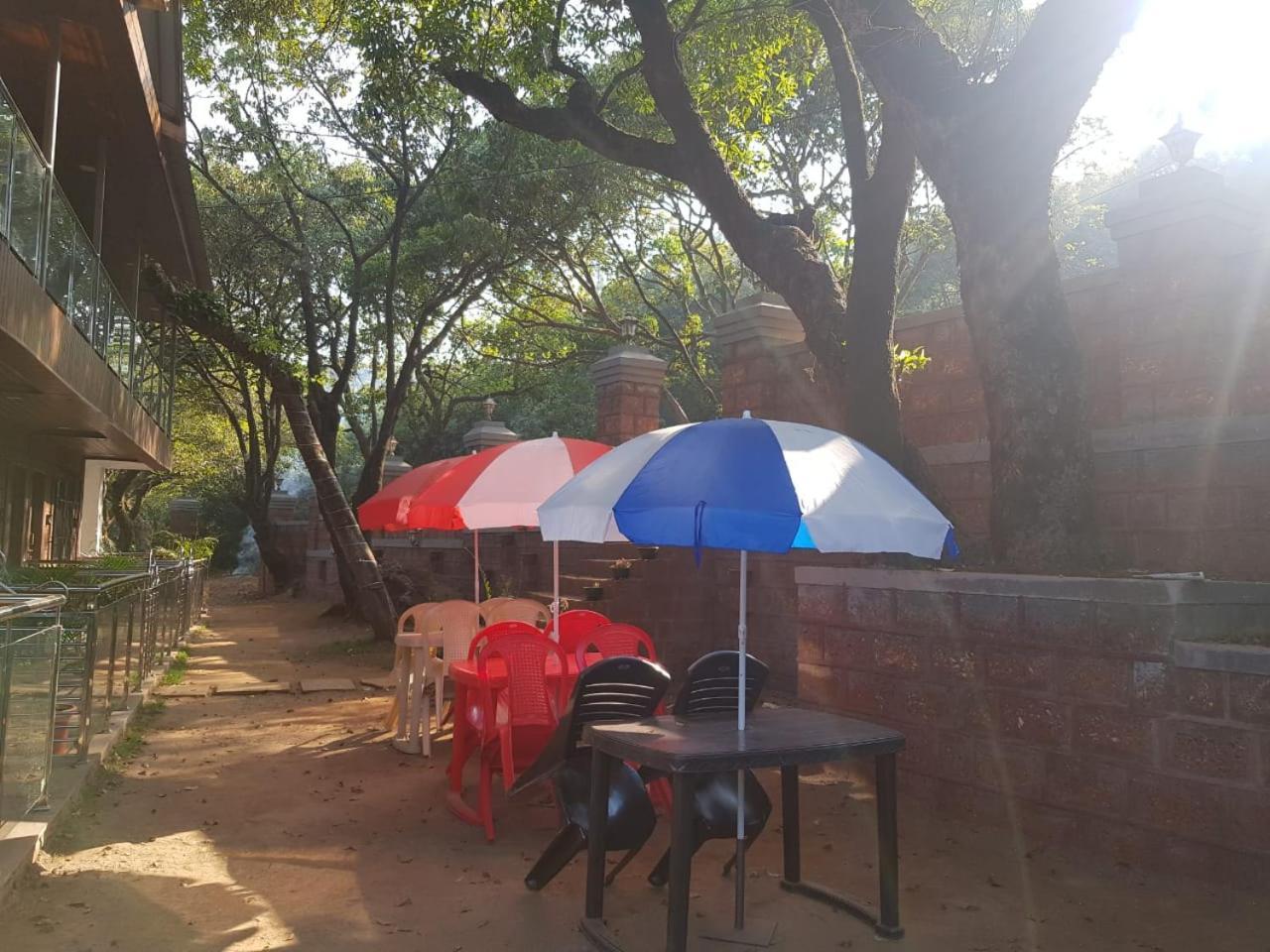 C P Cottage Resort Mahābaleshwar Buitenkant foto