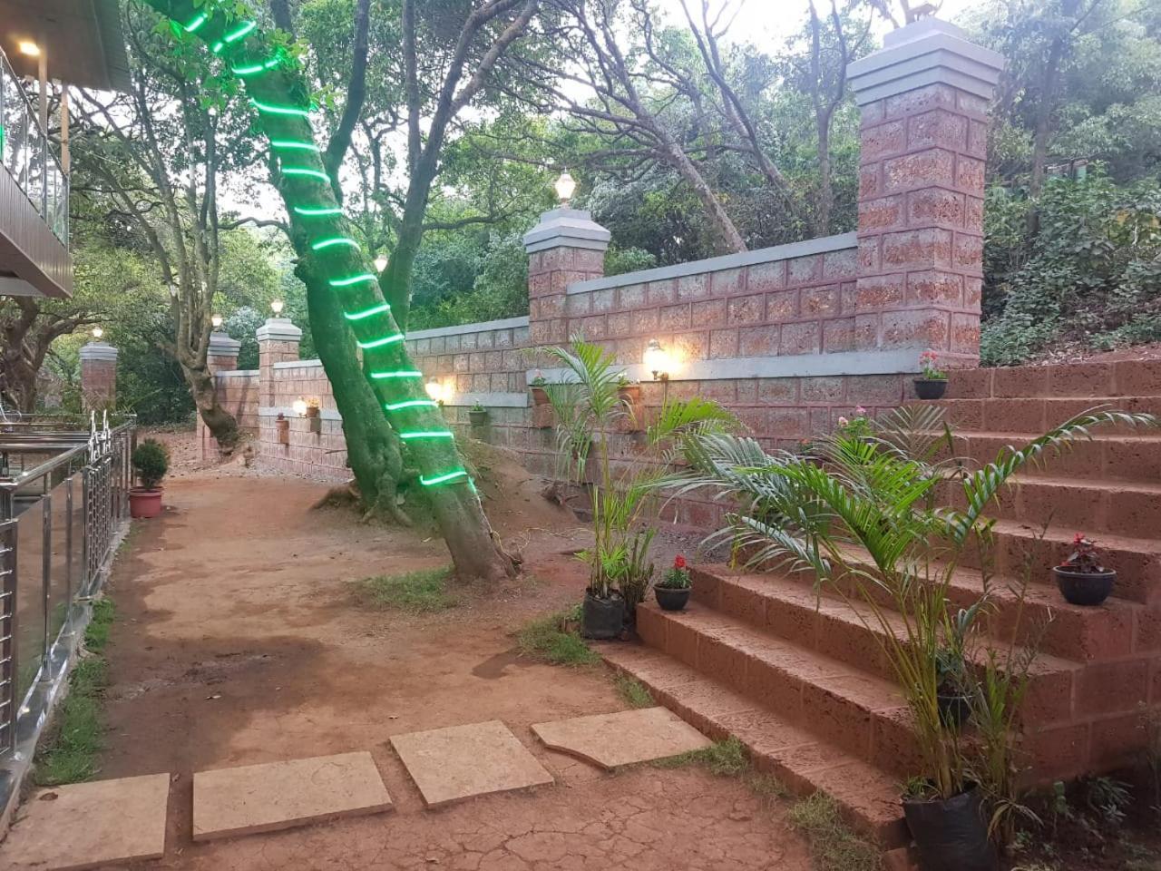 C P Cottage Resort Mahābaleshwar Buitenkant foto