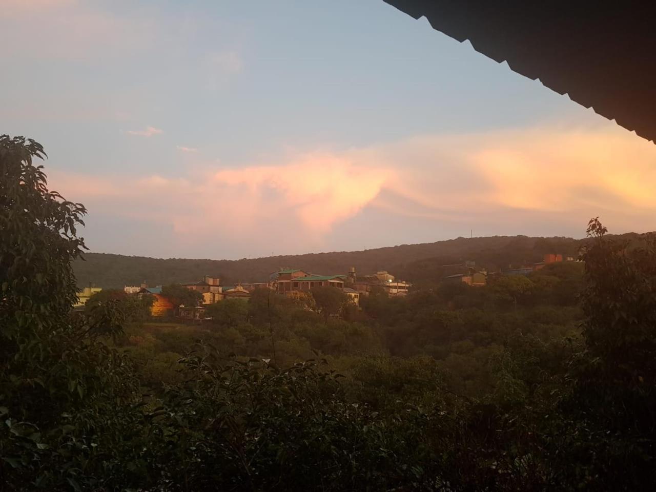 C P Cottage Resort Mahābaleshwar Buitenkant foto