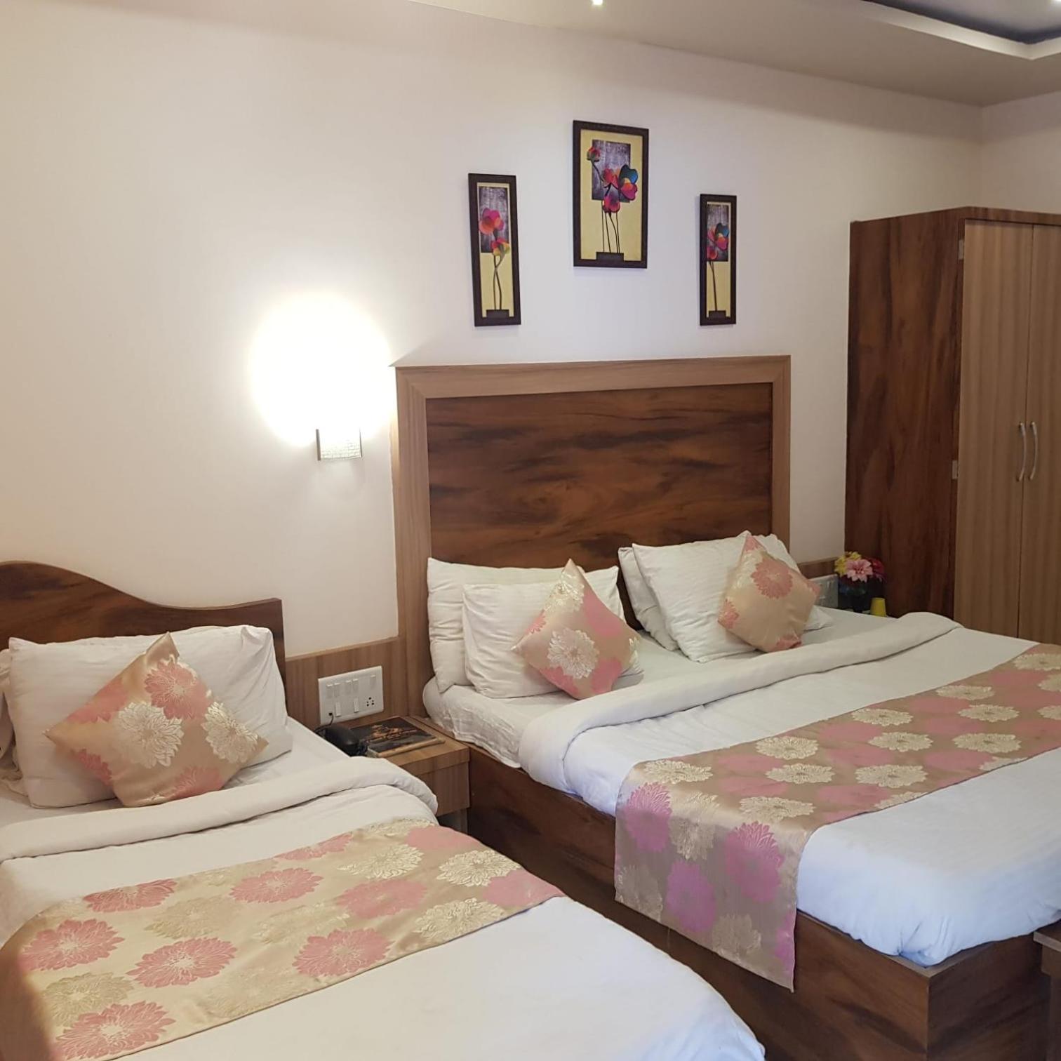 C P Cottage Resort Mahābaleshwar Buitenkant foto