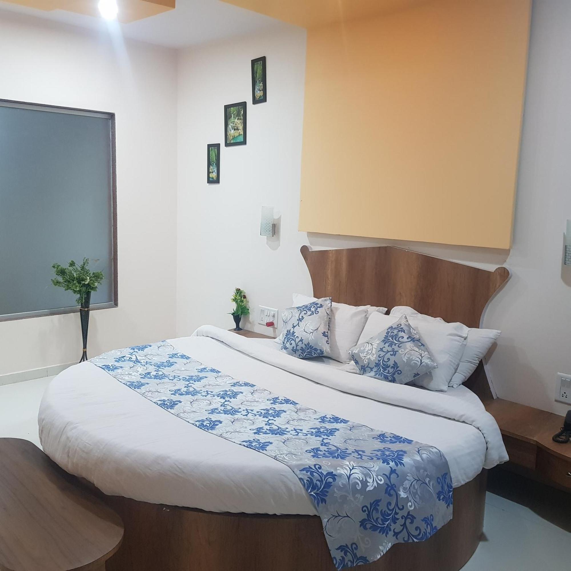 C P Cottage Resort Mahābaleshwar Buitenkant foto