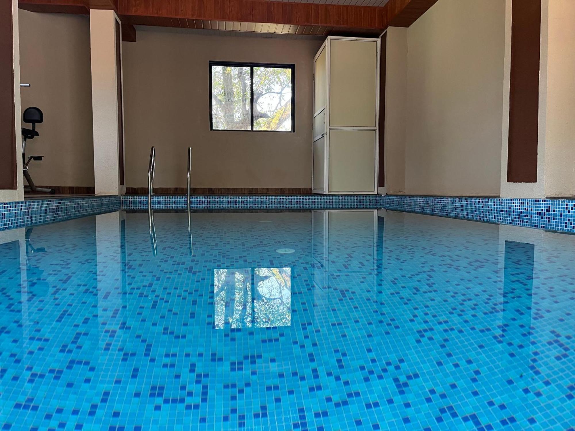 C P Cottage Resort Mahābaleshwar Buitenkant foto